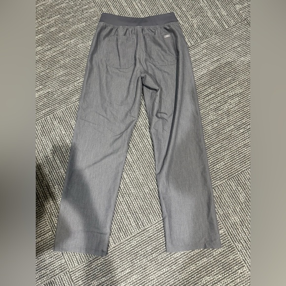 Women’s Grey Figs Pants - Picture 4 of 4
